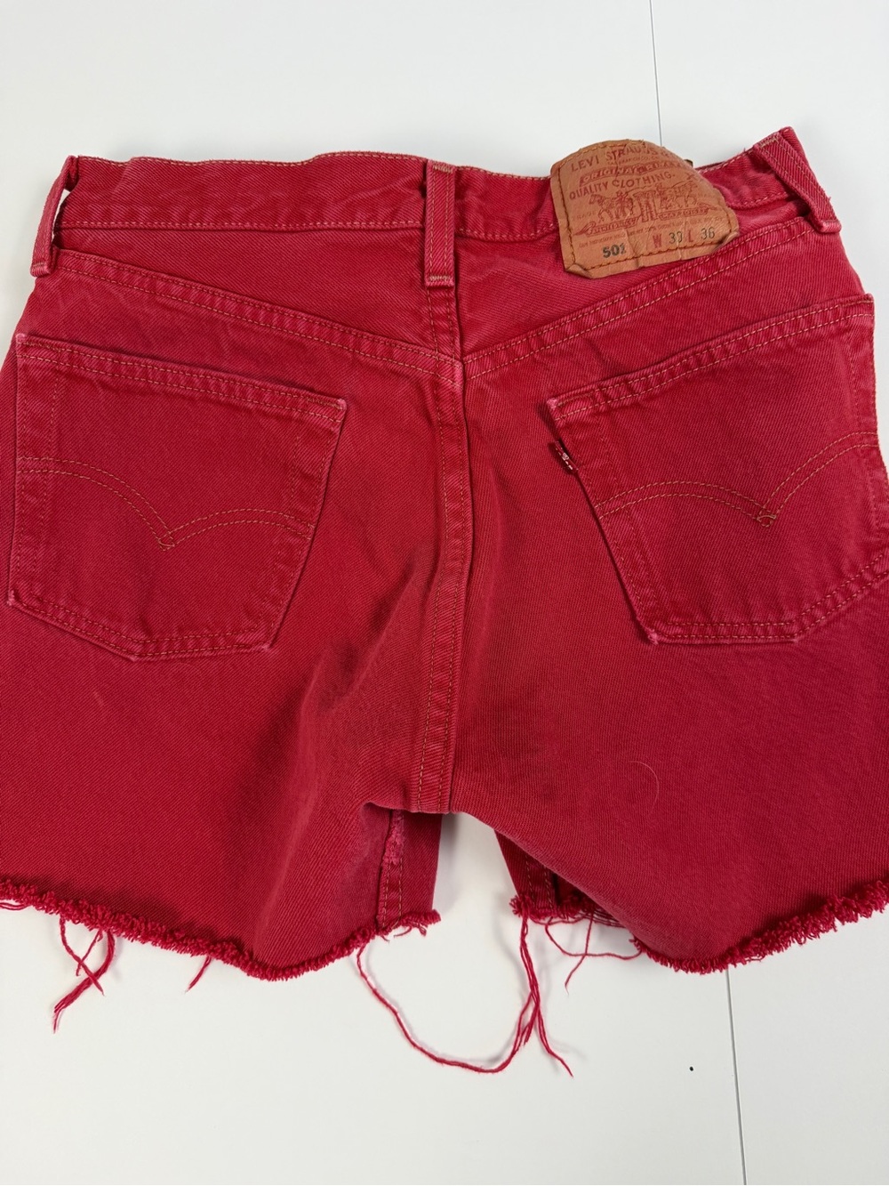 Vintage Levi’s 501 Red Cutoff Shorts Womens 26 Button Fly Raw Hem - Picture 2 of 6